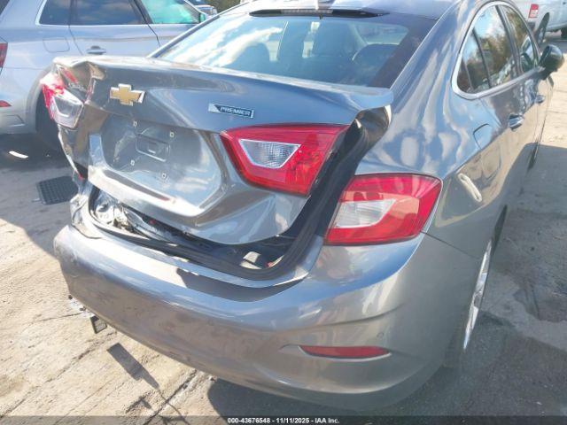 Chevrolet Cruze Premier Auto Image 17