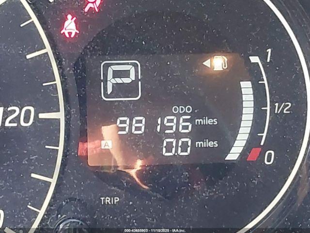 Nissan Versa Sv Image 12