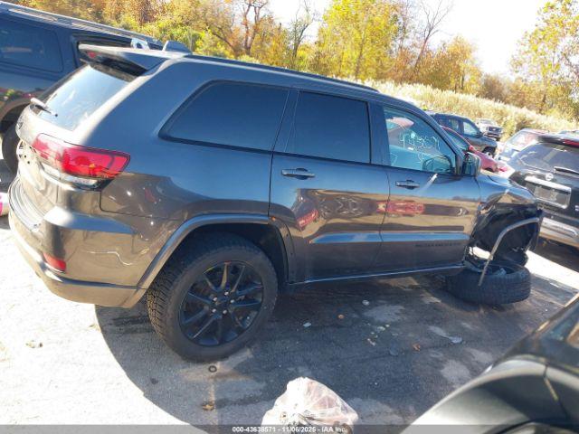 Jeep Grand Cherokee Altitude 4x4 Image 11