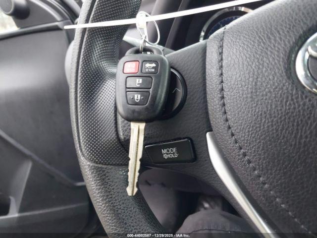 Toyota Corolla Le Image 11