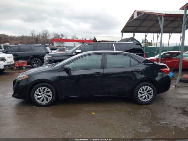 Toyota Corolla Le Image 14