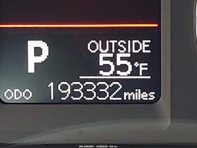 Toyota Corolla Le Image 16