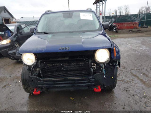 Jeep Renegade Trailhawk Image 4