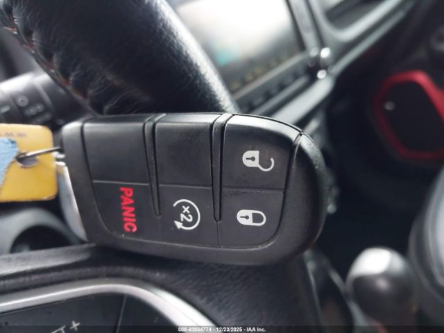 Jeep Renegade Trailhawk Image 8