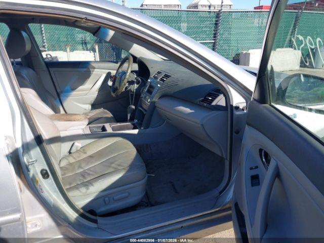 Toyota Camry Image 8