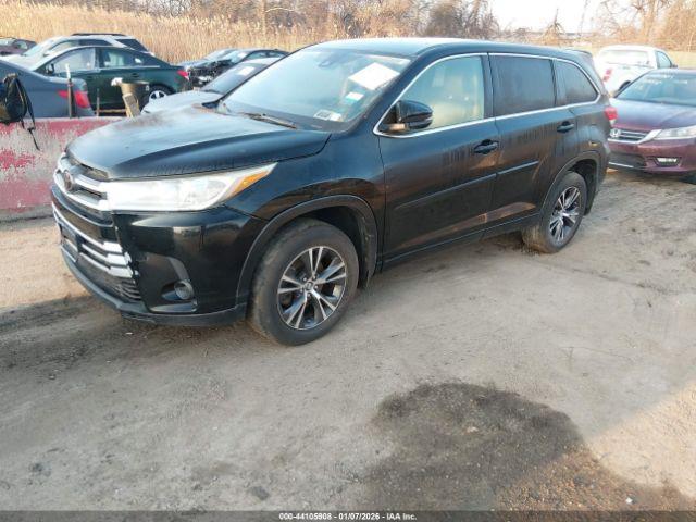 Toyota Highlander Le Image 10