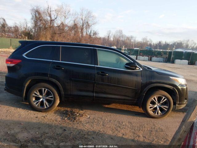 Toyota Highlander Le Image 11