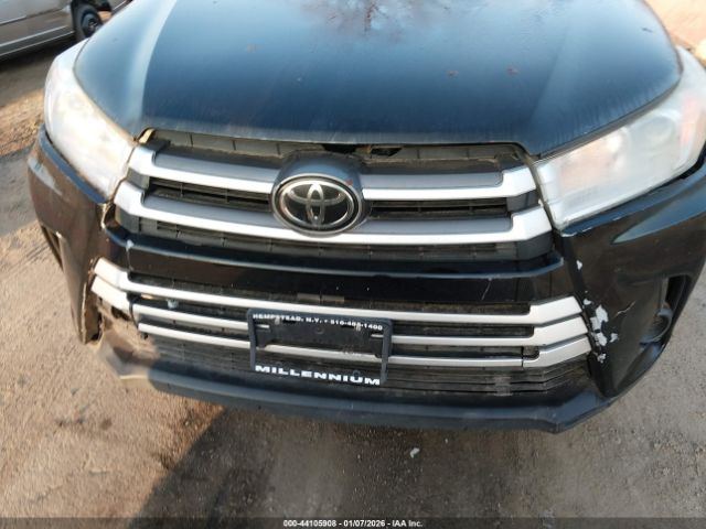 Toyota Highlander Le Image 6