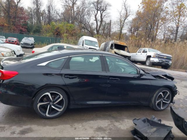 Honda Accord Sport 2.0t Image 11