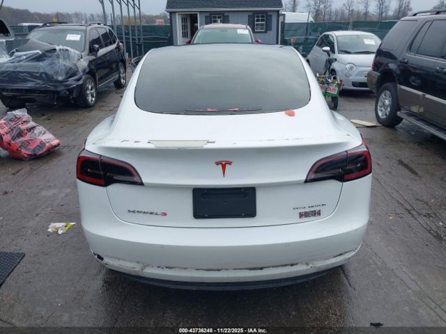 Tesla Model 3 Long Range Dual Motor All-wheel Drive Image 12