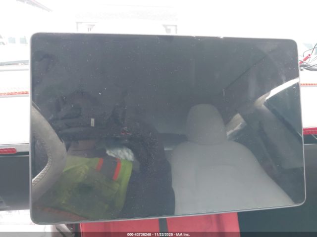 Tesla Model 3 Long Range Dual Motor All-wheel Drive Image 16