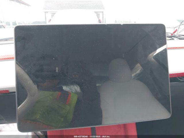 Tesla Model 3 Long Range Dual Motor All-wheel Drive Image 18