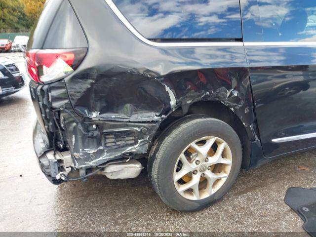 Chrysler Pacifica Touring-l Image 14