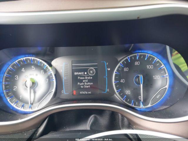 Chrysler Pacifica Touring-l Image 15