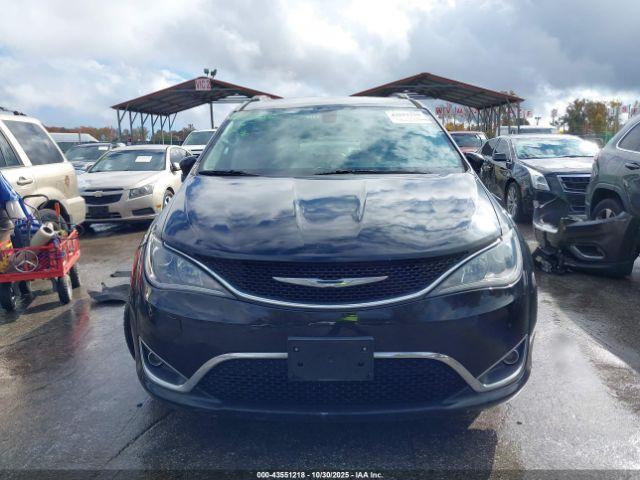 Chrysler Pacifica Touring-l Image 10