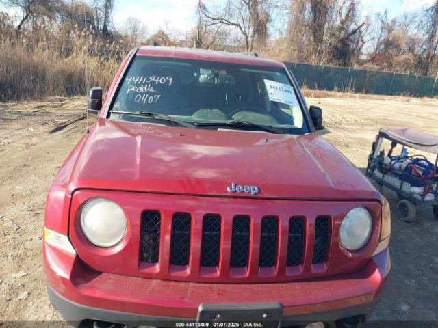 Jeep Patriot Latitude Image 8