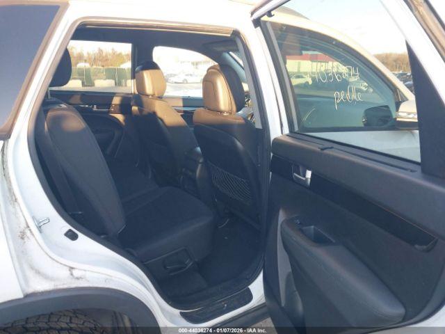 Kia Sorento Lx Image 2