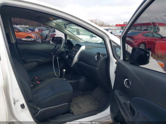 Nissan Versa Image 5