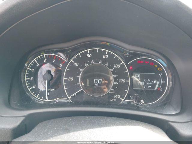 Nissan Versa Image 7