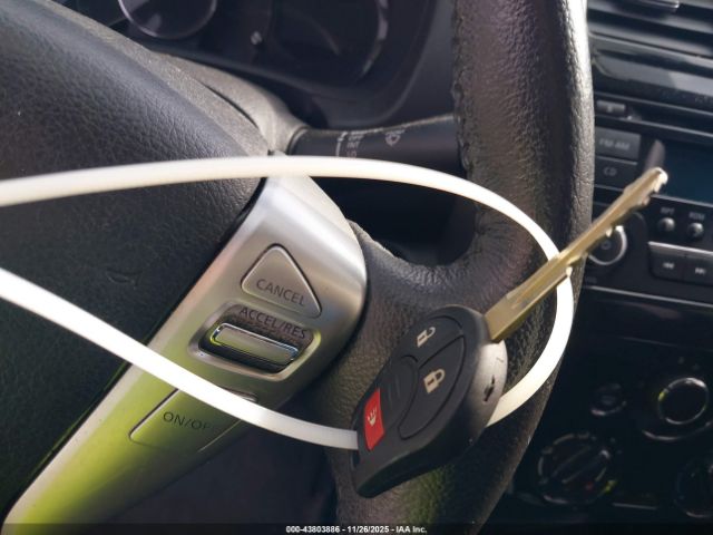 Nissan Versa Image 10