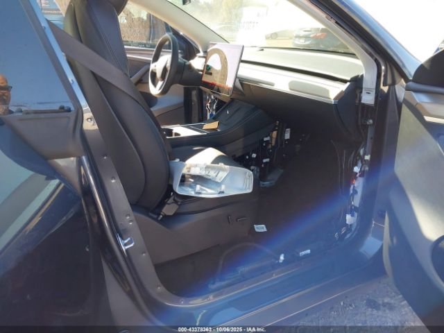 Tesla Model Y Performance Dual Motor All-wheel Drive Image 9