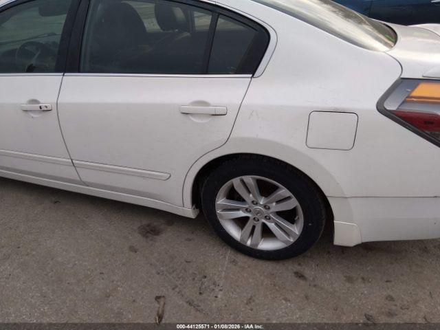 Nissan Altima 3.5 Sr Image 13