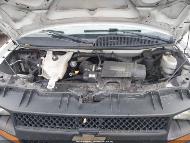 Chevrolet Express Work Van Image 10