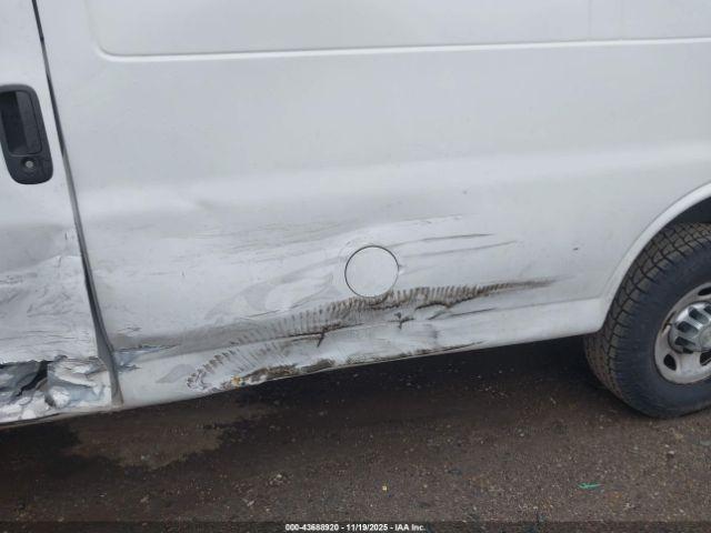 Chevrolet Express Work Van Image 14