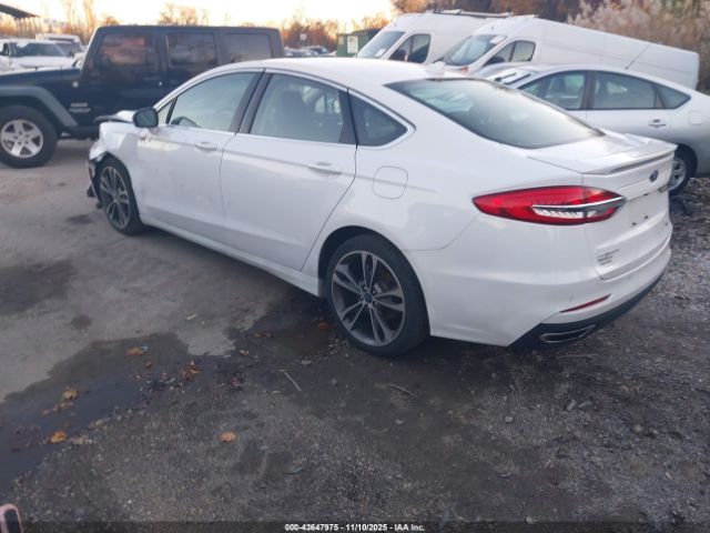 Ford Fusion Titanium Image 12
