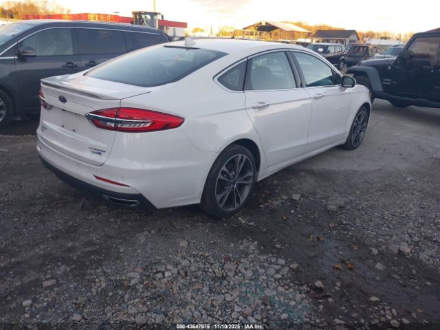 Ford Fusion Titanium Image 17