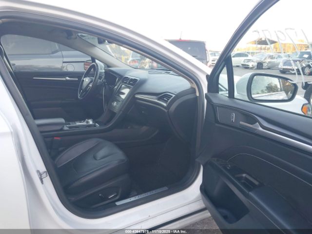 Ford Fusion Titanium Image 11