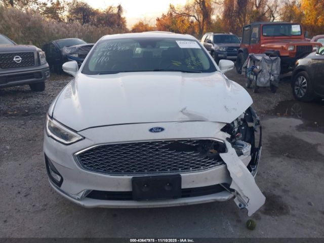 Ford Fusion Titanium Image 2