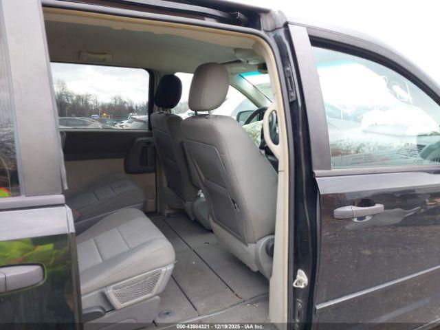 Chrysler Town & Country Lx Image 6