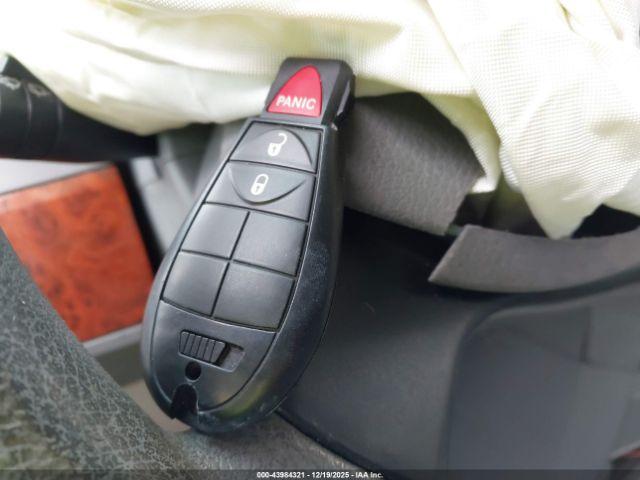 Chrysler Town & Country Lx Image 12