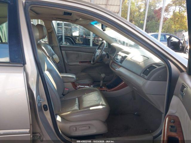 Toyota Camry Xle V6 Image 4