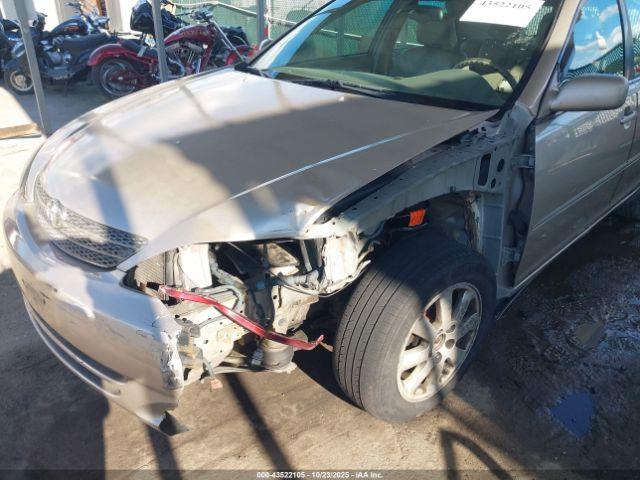 Toyota Camry Xle V6 Image 9