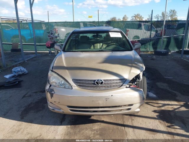 Toyota Camry Xle V6 Image 13