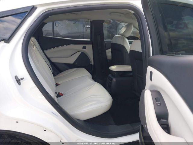 Ford Mustang Premium Image 10