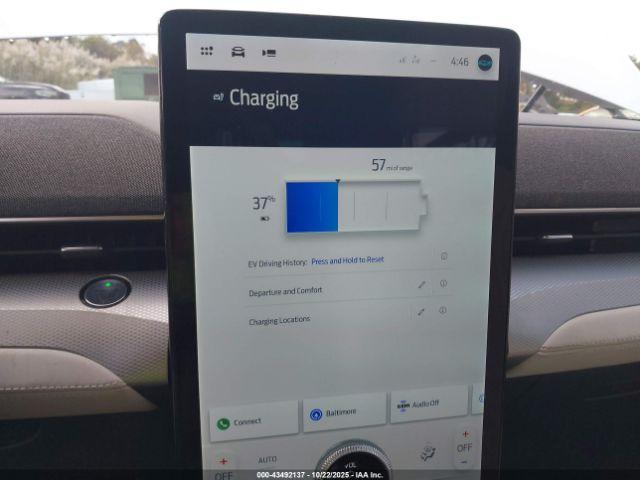 Ford Mustang Premium Image 13