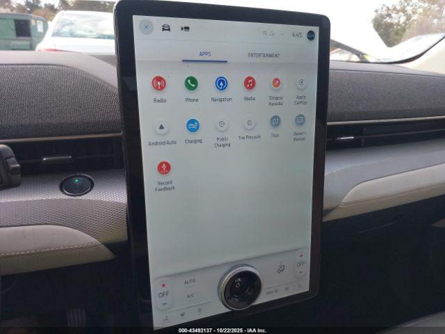 Ford Mustang Premium Image 14