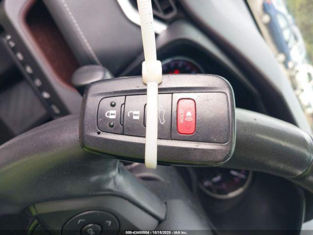 Toyota RAV4 Limited Image 11