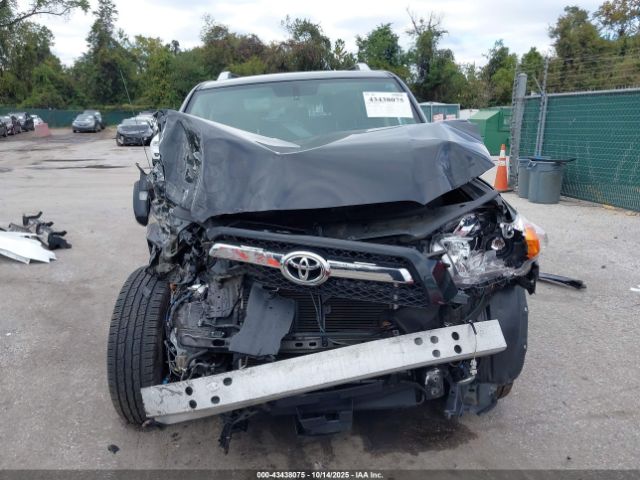 Toyota 4Runner Limited Image 12