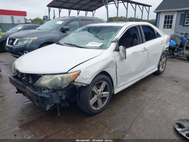 Toyota Camry Se Image 17
