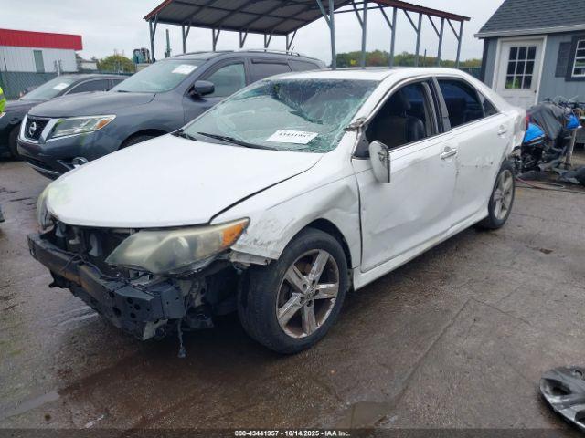 Toyota Camry Se Image 17