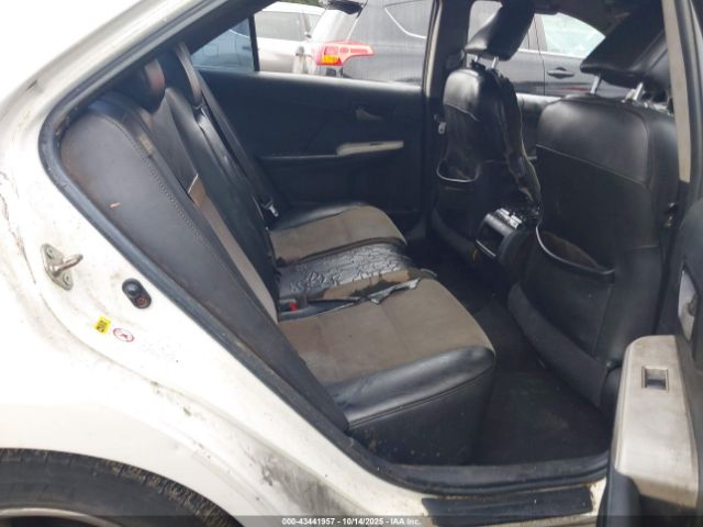 Toyota Camry Se Image 16