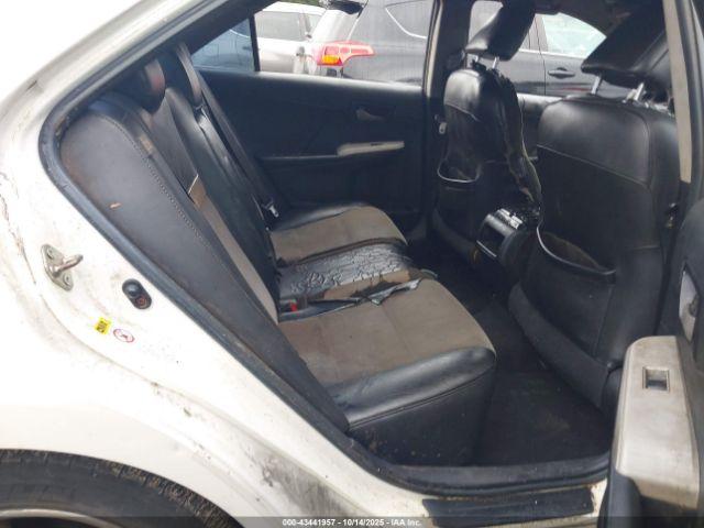 Toyota Camry Se Image 16