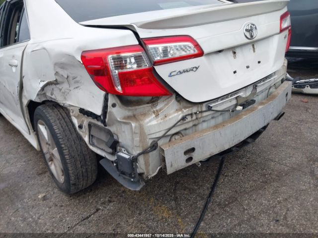 Toyota Camry Se Image 4