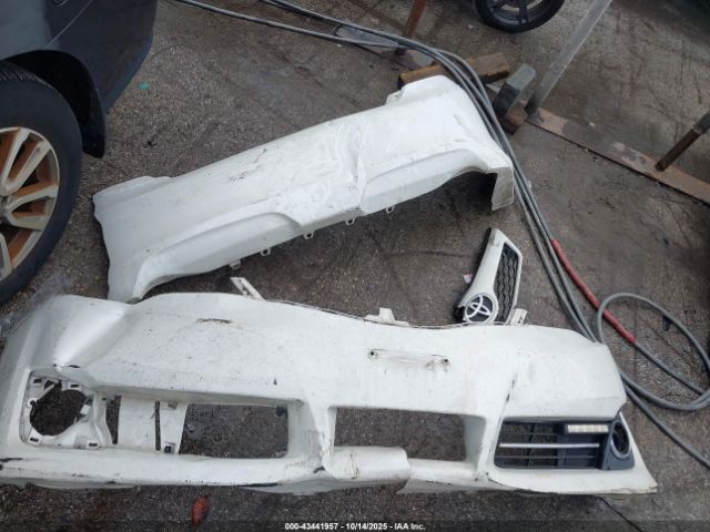 Toyota Camry Se Image 18