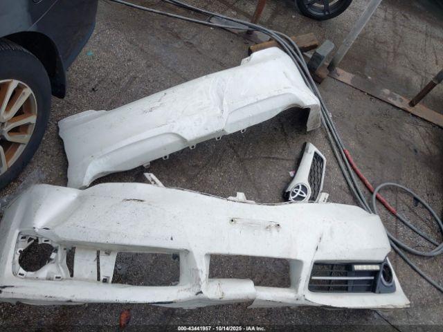 Toyota Camry Se Image 18