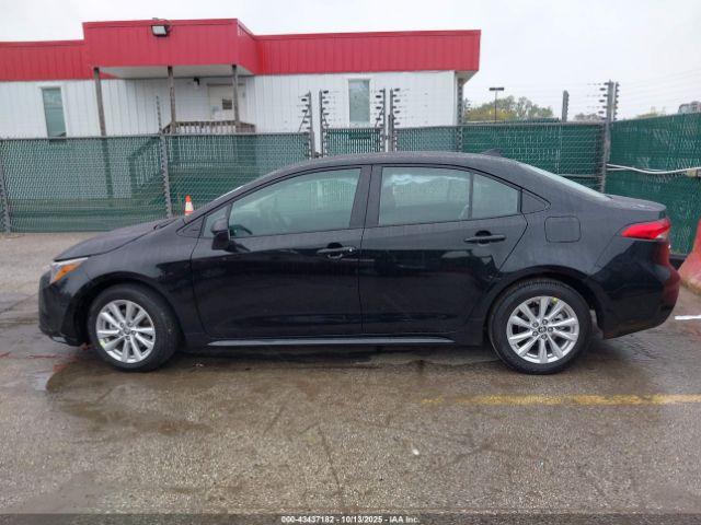 Toyota Corolla Le Image 9